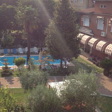 B&B Desenzano Ντεζεντσάνο ντελ Γκάρντα Εξωτερικό φωτογραφία
