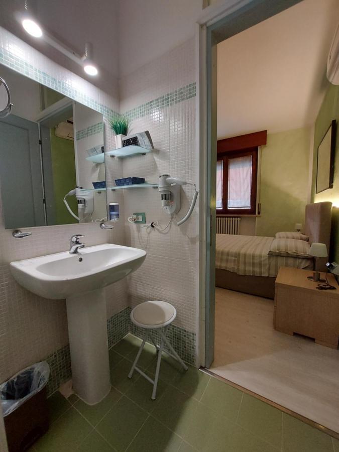 B&B Desenzano Ντεζεντσάνο ντελ Γκάρντα Εξωτερικό φωτογραφία