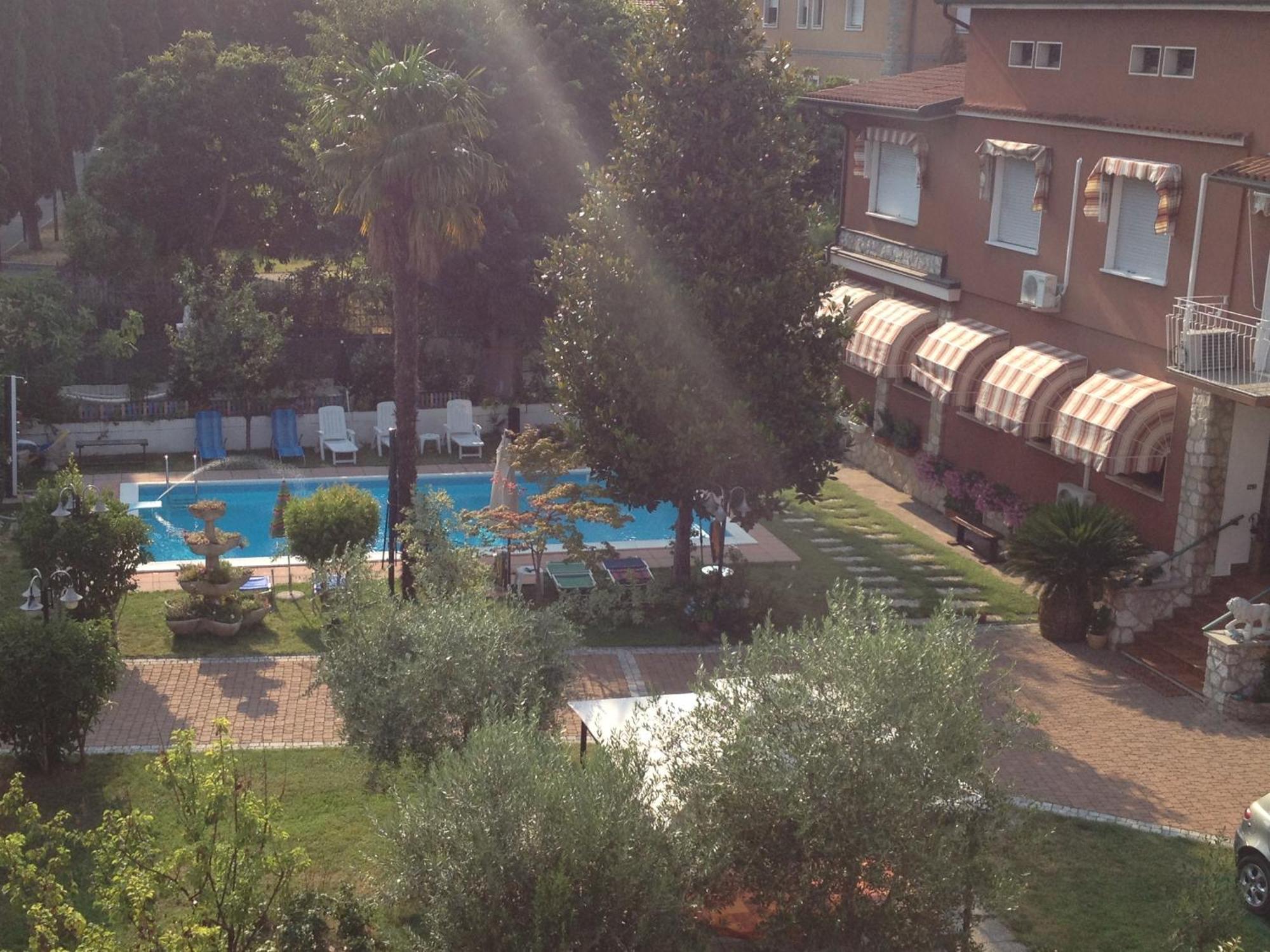 B&B Desenzano Ντεζεντσάνο ντελ Γκάρντα Εξωτερικό φωτογραφία