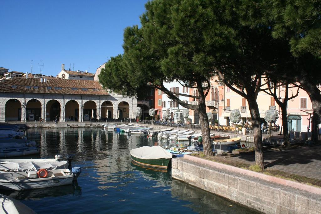 B&B Desenzano Ντεζεντσάνο ντελ Γκάρντα Εξωτερικό φωτογραφία